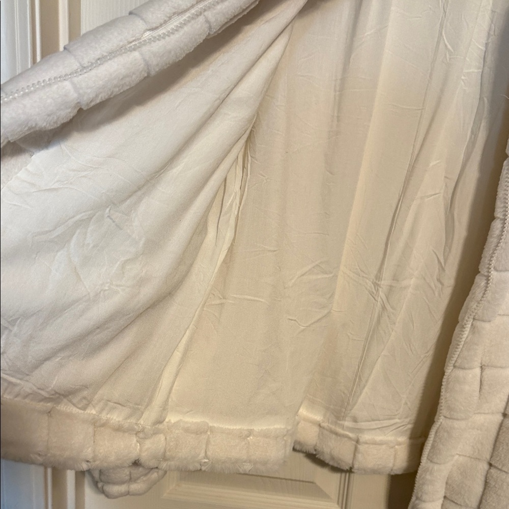 First Love White Teddy Jacket ⭐️NWOT⭐️ - Picture 3 of 7